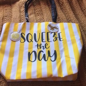 SQUEEZE THE DAY large tote